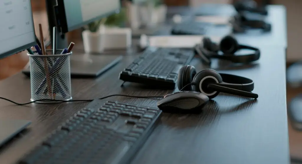 Call Center Solutions in Dubai for secure and reliable enterprise communication and customer support systems